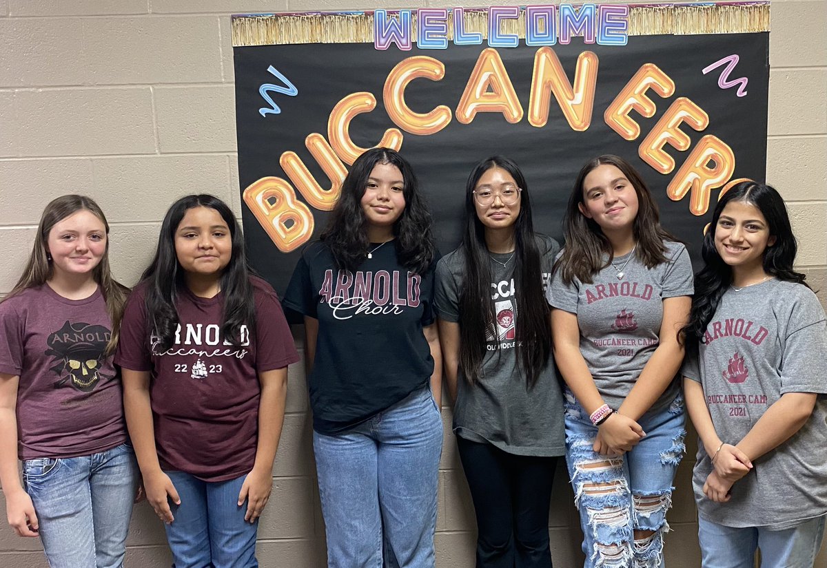 msgonzalesj's tweet photo. A few of our amazing @Arnold_Middle Student Council members volunteering for 6th grade Buc Camp! #theresnoplacelikeArnold #CFISDspirit https://t.co/kHuPOPG9QI