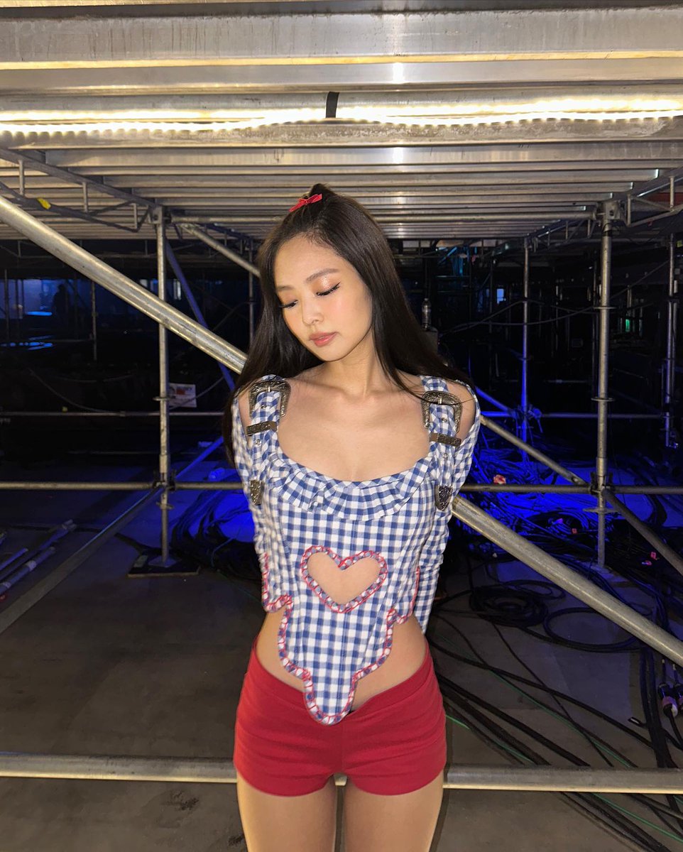 jenniesrenes's tweet photo. jennie ig update! https://t.co/2NpSid98z5