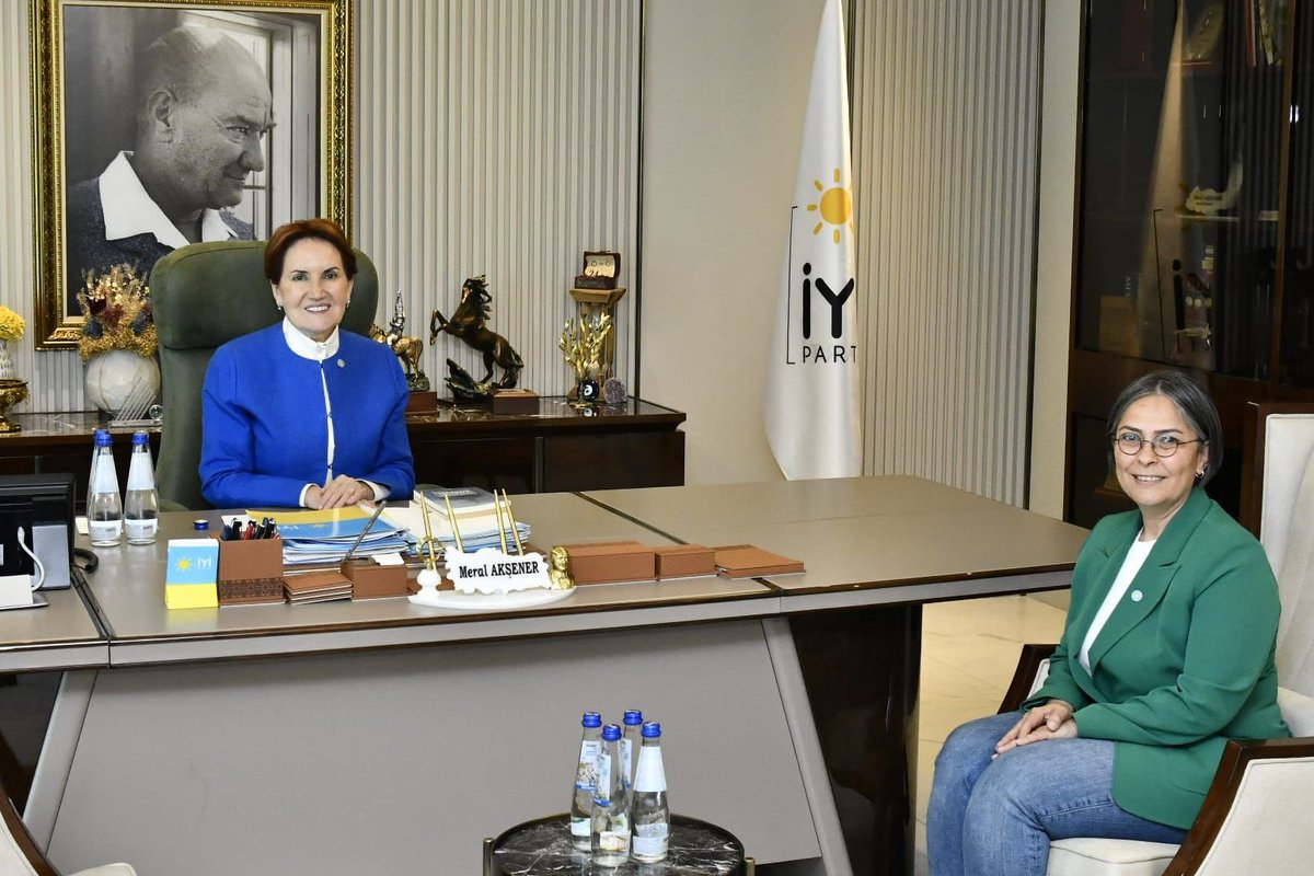 KadriyeUnler1's tweet photo. Ama 7 yıl ama 17 yıl sürsün, fark etmez çünkü iftira olduğu, 
Müfteriler olduğu KYOK ile ispat olundu. 
Hadi konuşsanıza şimdi!
@meral_aksener https://t.co/Kja2u5Vg4w