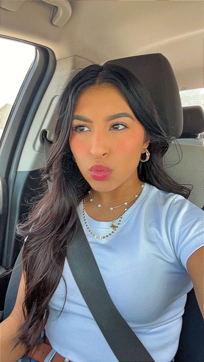 crystalsalaz_02's tweet image. Somebody’s Problem ✨🍻