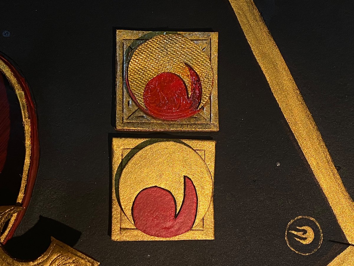 spicyhoekage's tweet photo. Update : I freehand painted everything PHEW. I’m happy my hands weren’t shaking #azulacosplay #fanexpocanada
Added some Fire Nation emblems to give it some spice https://t.co/mUcmHUKvxZ