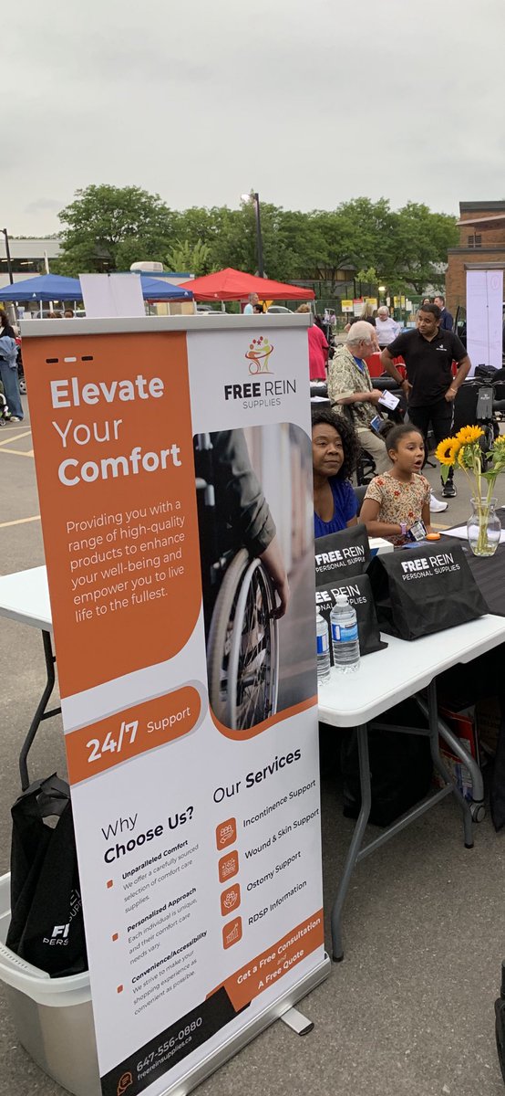 Ariwahl's tweet photo. Thanks to my team: Leandre and Rob and too many @SCI_Ontario staff to mention. And a particular thank you to today’s volunteers! We love what you do for our #SCI community. #AccessExpo ❤️ https://t.co/KQv3kBwhQP