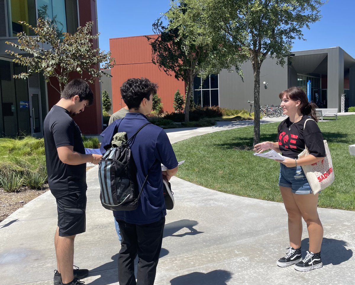 cfa_cpp's tweet image. Chapter leaders tabling at the campus resource fair and passing out informational flyers at the residence halls. Many thanks to our amazing intern!