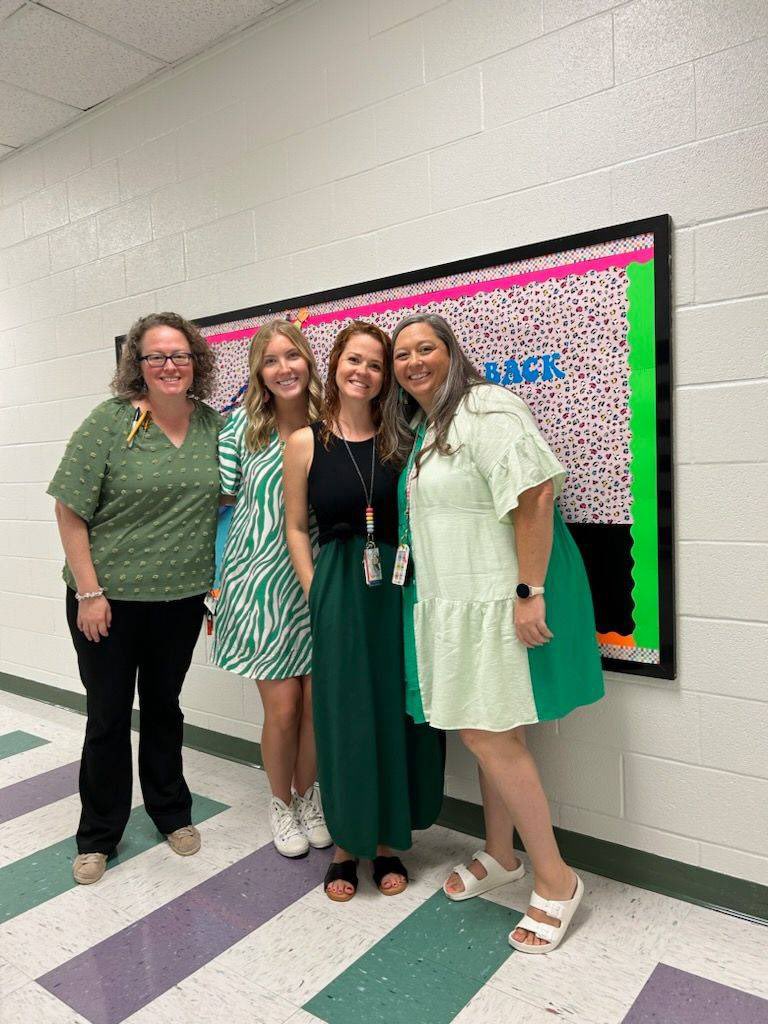 LillianSchuElem's tweet photo. Seems there was a pink and green trend at Schumacher today! #LPSFirstDay23 https://t.co/q8irYq3dZN