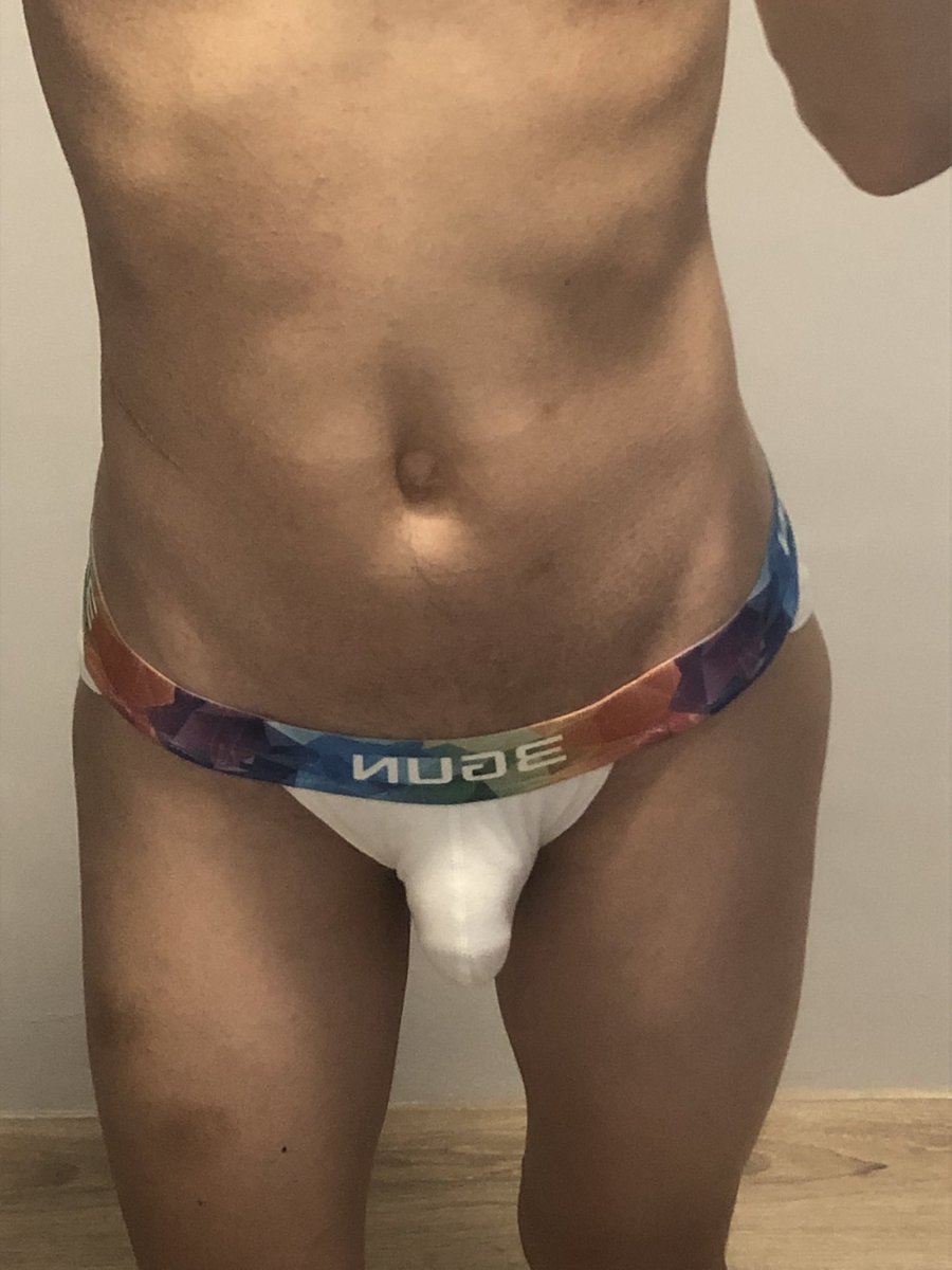 M347G's tweet photo. 新內褲 ❤️ 好穿版型也好愛 https://t.co/tWDNRPeoTV