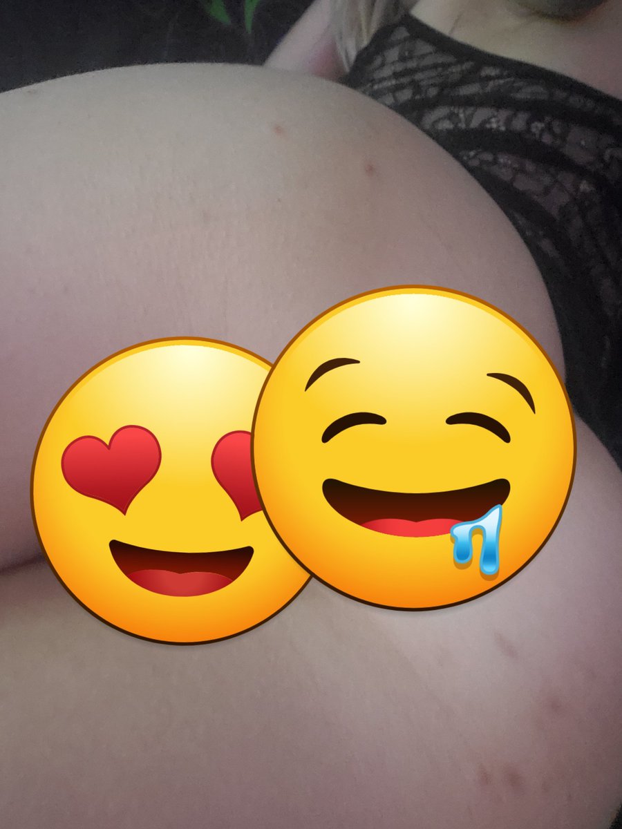 BlackRabbb's tweet photo. Good afternoon on this hot Wednesday 😜 sub to my OF to see what's underneath @blkbunbun #OF #switch #Solo #sub https://t.co/XEJjqDWjPm