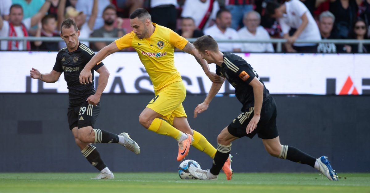 UECLMilGrau's tweet photo. SPARTAK TRNAVA 1x1 DNIPRO

A equipe ucraniana do Dnipro mesmo com um jogador à menos no início do jogo, consegue um grande resultado em Trnava, e agora decidirá o confronto dentro de seus domínios.

⚽ Gols:

S. TRNAVA | Azzez Oseni
DNIPRO | Oleksandr Pikhalyonok https://t.co/E6Hp55Yd0N