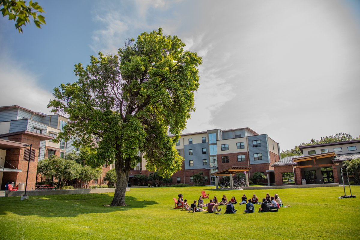 CentralWashU's tweet photo. The first day of classes is almost here! What did you miss most about Ellensburg this summer? 👀🐾 #gocats #eburg https://t.co/TN2Bf58c51