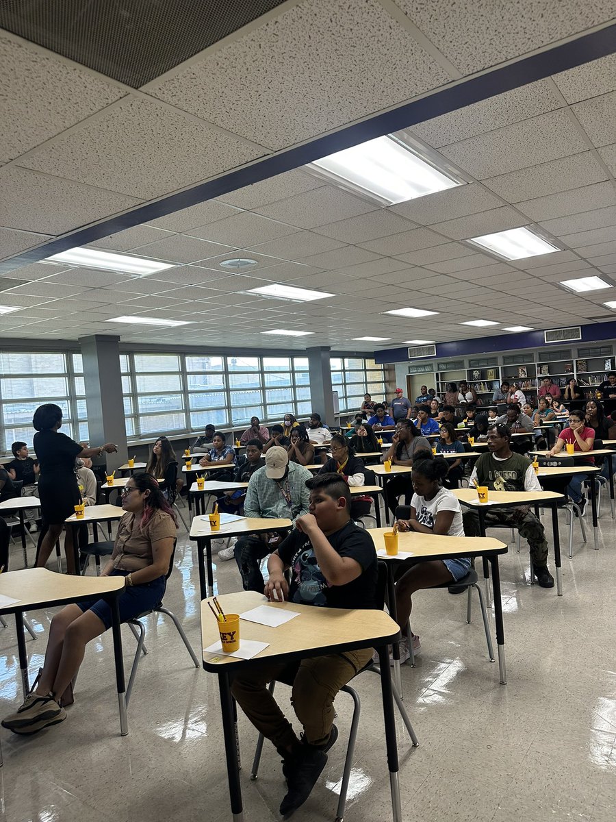 Meet the Teacher at Key Middle School!  

We are here until 7:30pm! 💜💛 

Come on down to Cougarville! 

We are Cougars!! 

ROOOAAAAAARRRR!!! 💜💛

#Key #Success #Excellence #KeyMiddleSchool