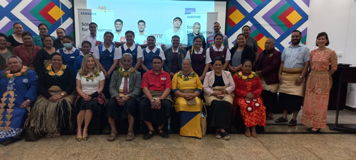 UNDPAccLabFiji's tweet photo. Addressing Climate Change &amp; Plastic Pollution in the Pacific!  UNDP PacificAccLab, Samsung, and Tonga gov't join forces to empower students with STEM skills. Together, we're creating innovative solutions for a sustainable future. #UNDPacific #Samsung  #SolveForTomorrow #TongaGov https://t.co/7iFTkYomM9