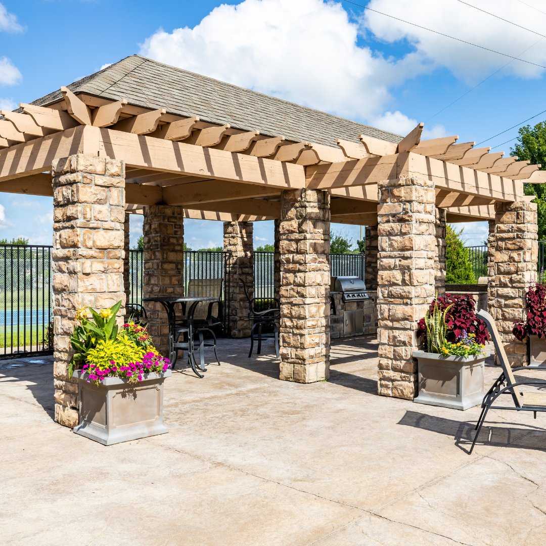 The_Highlands's tweet image. Soakin' in the sun☀️

#TheHighlands #LPCMidwest #LPCYouBelongHere #DowntownOP #downtownOverlandPark #lovewhereyoulive #apartmenthuntingOP #apartmenthuntingOverlandPark #JohnsonCounty