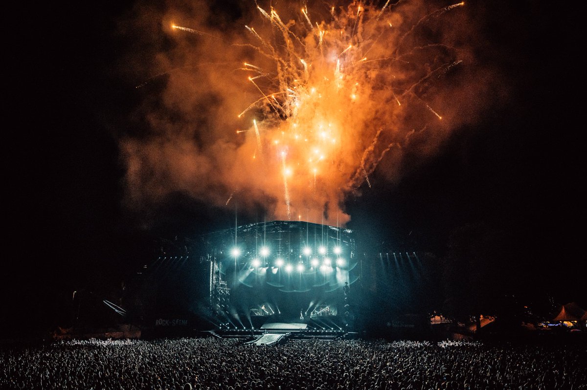 Rock en Seine 🪲 (@rockenseine) on Twitter photo Quelle journée 🤩
On a tous·tes besoin de reprendre notre souffle après tant d'émotions, alors tout le monde au lit, et on se retrouve vendredi pour reprendre ce rythme de folie 🔥
📸 <a href="/daidix/">Olivier Hoffschir</a> Quelle journée 🤩
On a tous·tes besoin de reprendre notre souffle après tant d'émotions, alors tout le monde au lit, et on se retrouve vendredi pour reprendre ce rythme de folie 🔥
📸 <a href="/daidix/">Olivier Hoffschir</a>