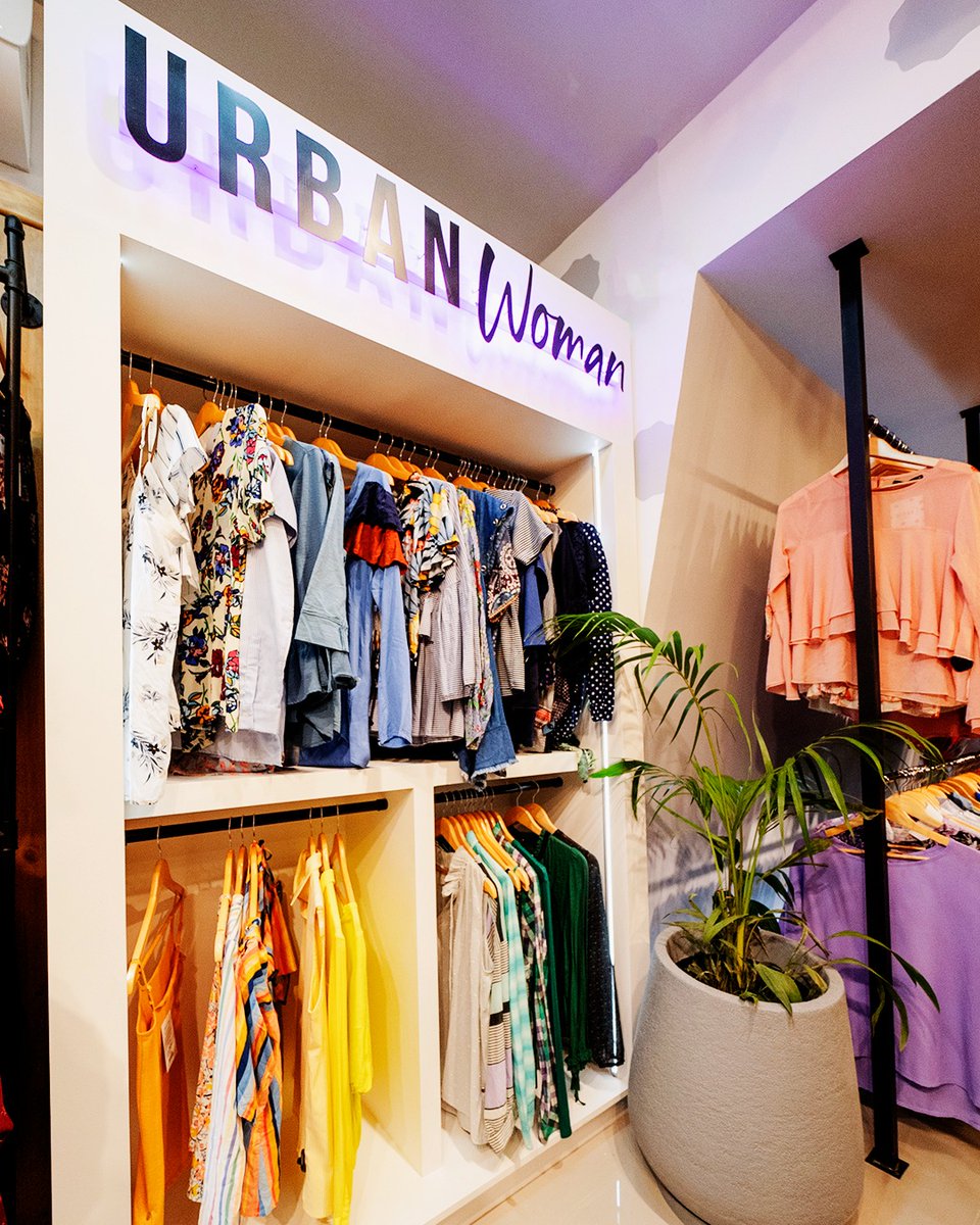 En todos los locales vas a encontrar sectores con prendas especialmente seleccionadas ♻️: #Woman, #Men, #Sport y #UrbanLooks con ideas para tu outfits... urbanluxurymarcas.com/links