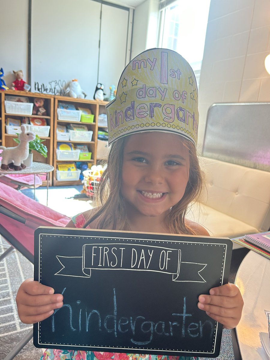 AssmanMiss's tweet photo. Had the best day ever with these awesome kiddos. 1st day of Kindergarten was a success! 💙💛 #LPSFirstDay23 #starssc https://t.co/nKmaASlJkV