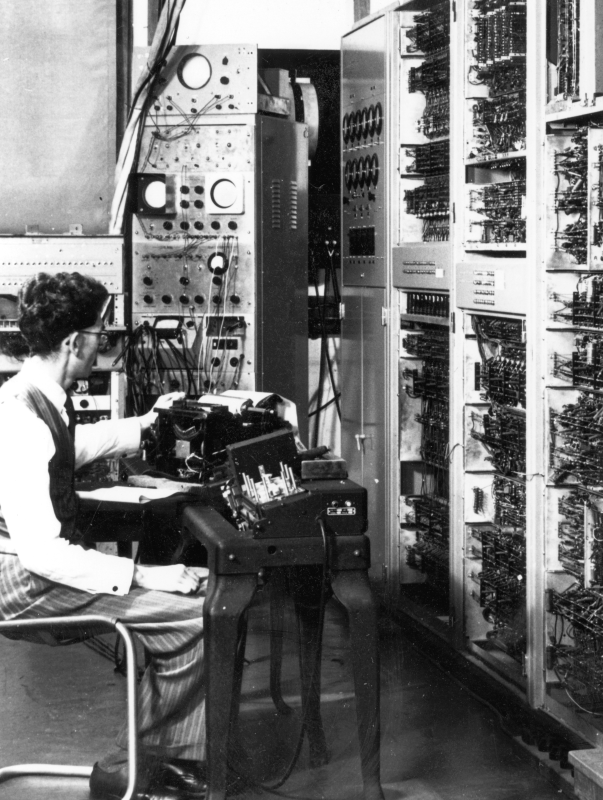 CSIRO_ATNF's tweet photo. #ATNFflashbackFriday This is CSIRAC, Australia’s first programmable digital computer, designed by Trevor Pearcey (pictured with CSIRAC in 1952) and Maston Beard. From 1951 to 1955 CSIRAC provided the computing service to all of CSIRO. More history here: https://t.co/wHh2xZF910 https://t.co/pj2FV2AnBS