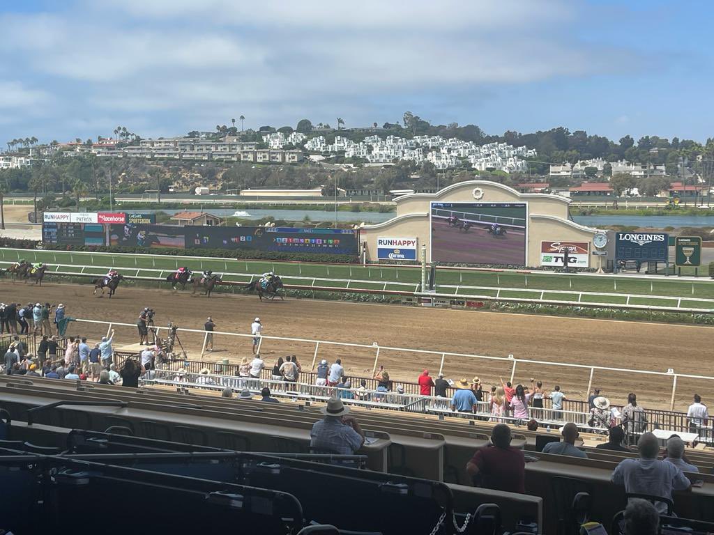 Mañana estaremos dando las marcas totalmente gratis en el hipódromo de Del Mar. Solo debes enviar un DM para recibir la información..