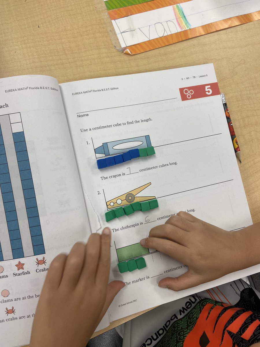 katelynmacelroy's tweet image. I love how these second graders were using centimeter cubes today!😍