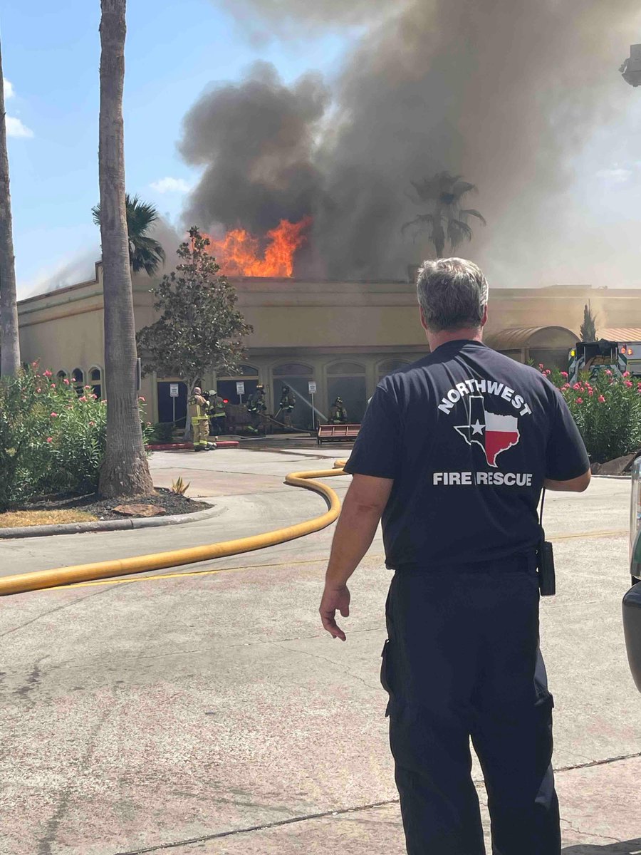 NW_VFD's tweet image. Northwest VFD is currently providing #automaticaid to Klein Fire Department on a commercial fire at 22390 Tomball PKWY. 

Please avoid the area and obey traffic commands if close.

#northwestfire #nwvfd #commercialfire #harriscounty #northwestfirefighters #fire