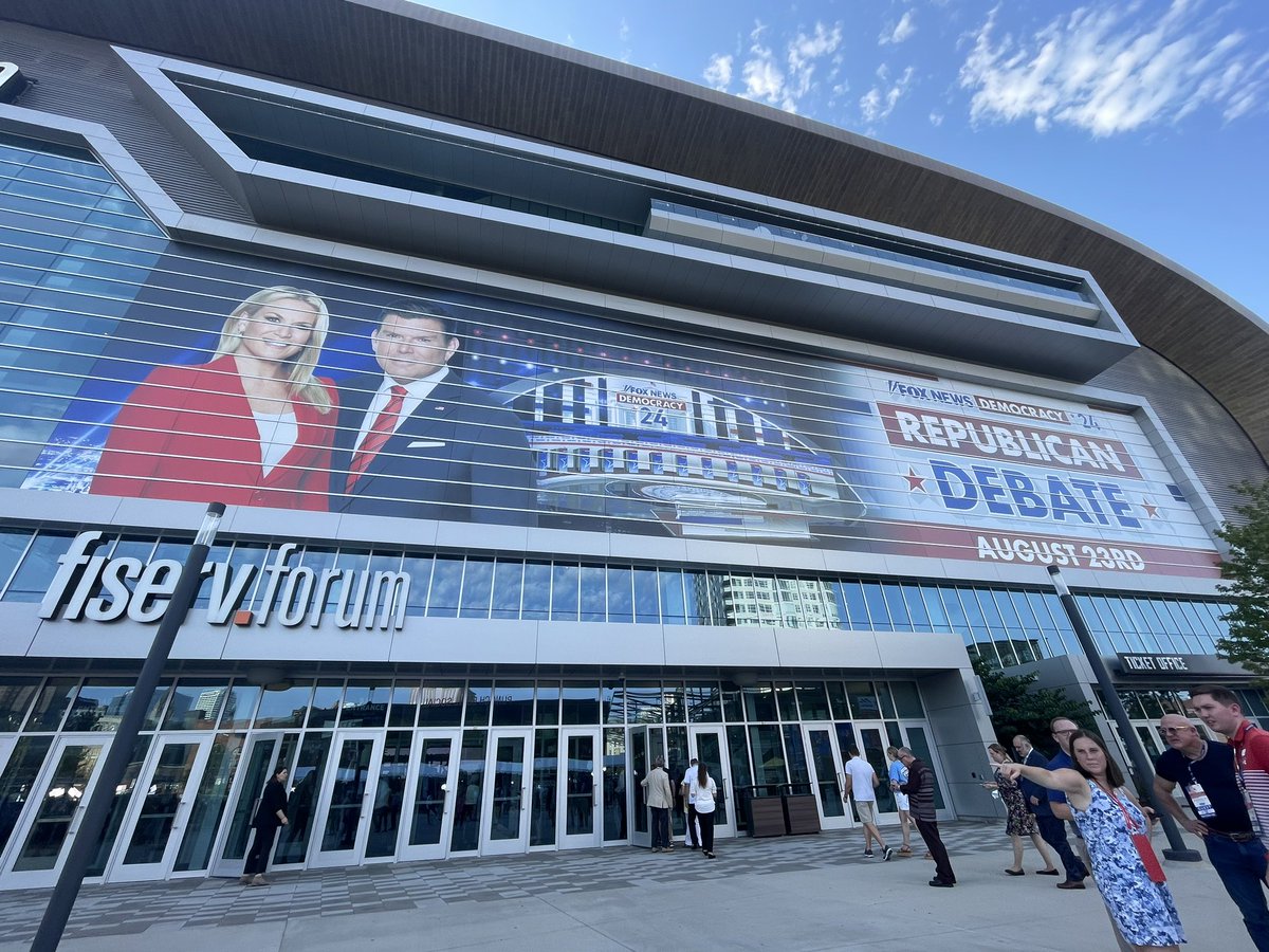 ALGOP's tweet photo. #TeamALGOP is in the house for the first GOP Presidential Debate of the 2024 election cycle. #gopdebatemke https://t.co/YN4nxWyvvA