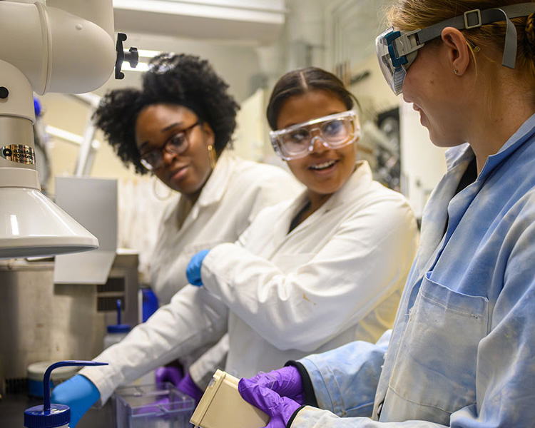 Innovative research at <a href="/binghamtonu/">Binghamton University</a> is creating a better world. That focus received a boost recently after the S. H. Ho Foundation Ltd. made a $5.6 million gift to support faculty, the largest single gift from an organization in Binghamton's history. 

🔗: binghamton.edu/news/story/444…