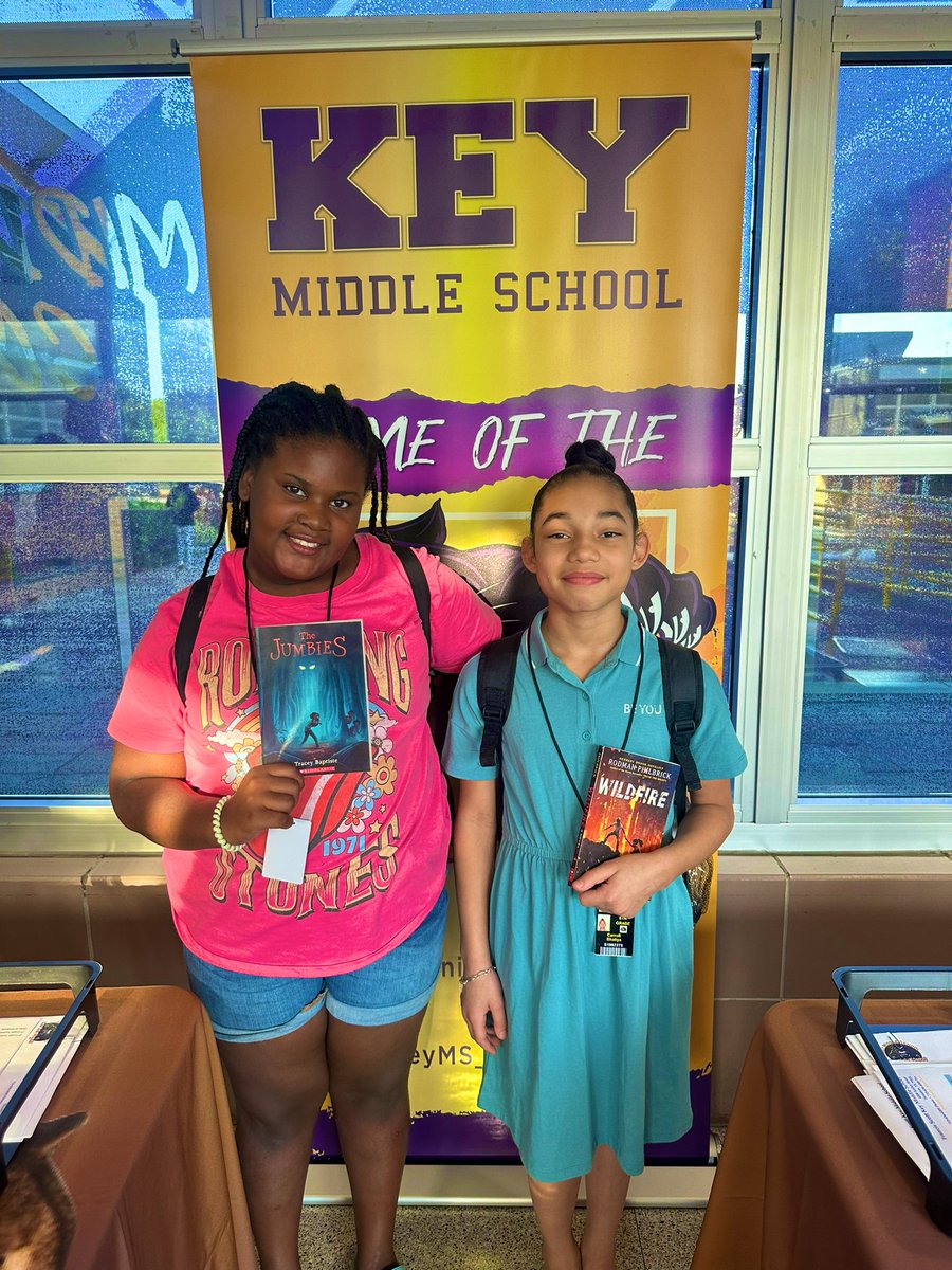 Welcome to Key Middle School! 💜💛

Check out our new 6th grade scholars! 

They received books during Meet the Teacher! They are so excited for their 1st Day back to school.

#Key #KeyMiddleSchool #KMS