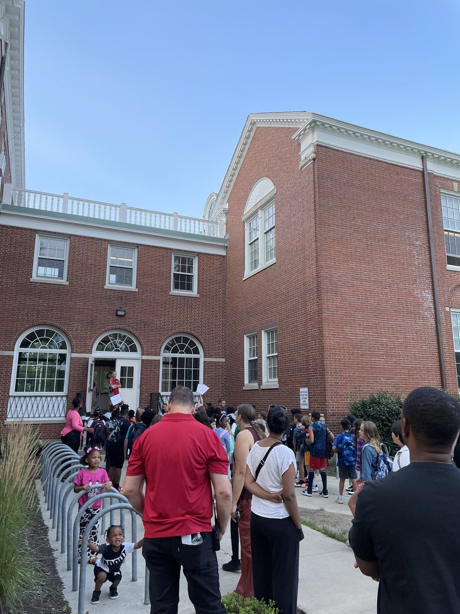 EduLeadingLady's tweet image. First day for students!! Excited to have our students back!! #ShakerRising #ShakerFirstDay @shakerschools