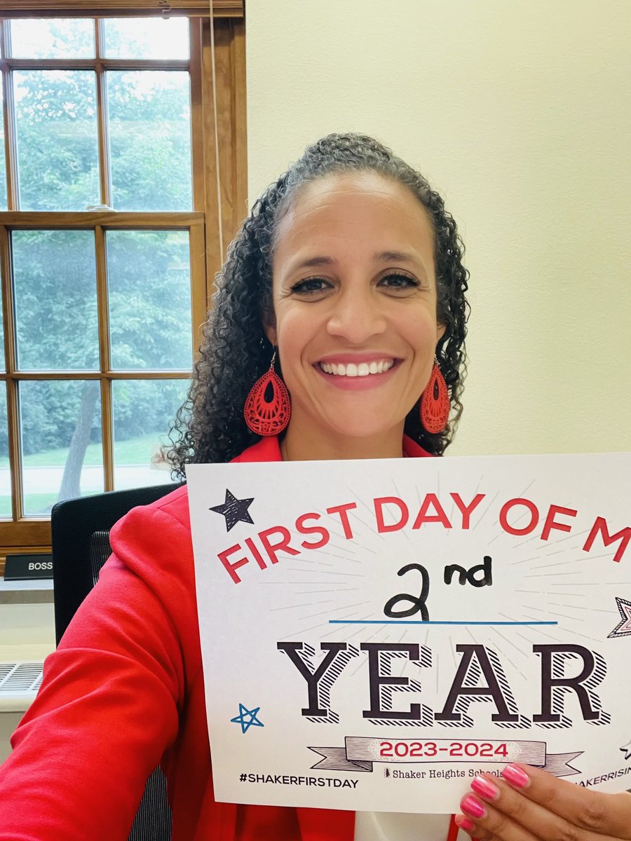 EduLeadingLady's tweet image. First day for students!! Excited to have our students back!! #ShakerRising #ShakerFirstDay @shakerschools
