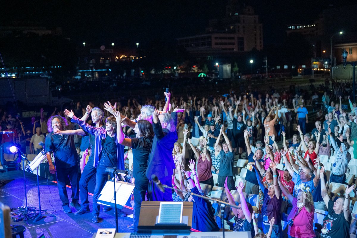 VisitQuadCities's tweet photo. Get ready! The Quad City Symphony Orchestra Riverfront Pops is September 26th! 
Enjoy rich talent through hits by Journey during this annual event!

Details here: https://t.co/NRBRt5z2xT 

Photos courtesy of Evan Sammons

#VisitQuadCities #ThingsToDo #QCSO https://t.co/V9buh4WnfD