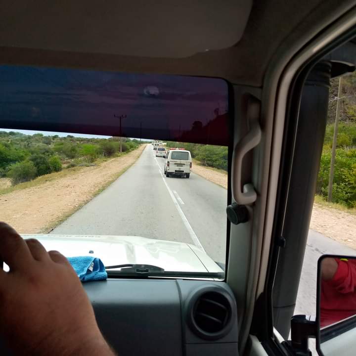 SaludGuantanamo's tweet photo. Hoy ,El SIUM GUANTANAMO Equipo # 4 conjunto a las Cruz Roja en  rescate y traslado de los lesionados de accidente masivo ,ocurrido en la Loma de Mariana en el  municipio San Antonio del Sur, habían implicados 22 pacientes dentro de ellos una niña de 10 años @p https://t.co/IeV5mtjVUx