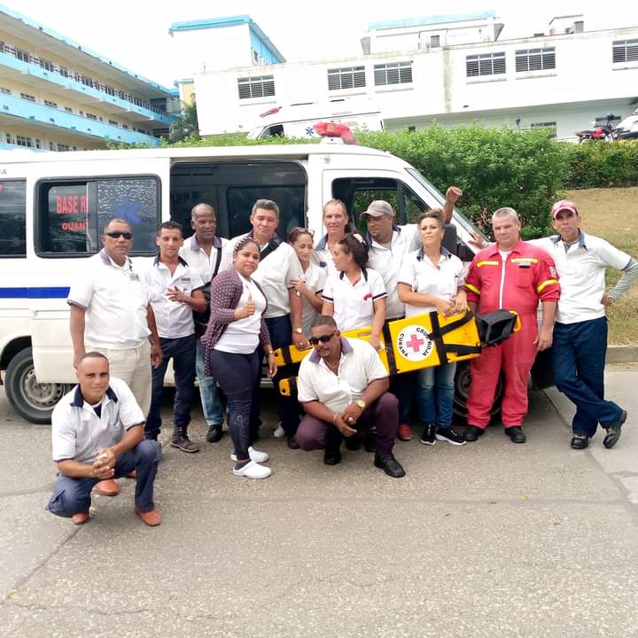 SaludGuantanamo's tweet photo. Hoy ,El SIUM GUANTANAMO Equipo # 4 conjunto a las Cruz Roja en  rescate y traslado de los lesionados de accidente masivo ,ocurrido en la Loma de Mariana en el  municipio San Antonio del Sur, habían implicados 22 pacientes dentro de ellos una niña de 10 años @p https://t.co/IeV5mtjVUx