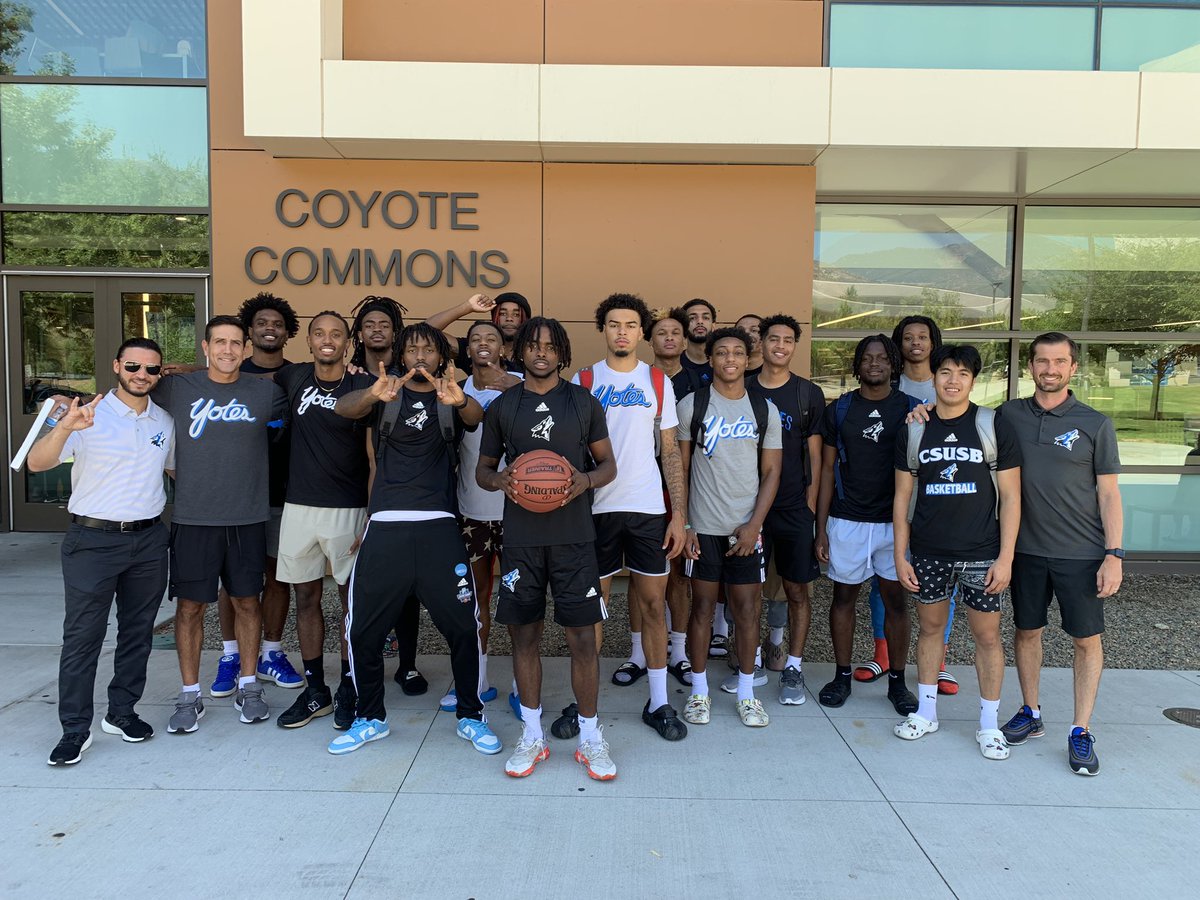 Welcome Week! Yotie Sunrise at the Commons. #10TeamsOnePack