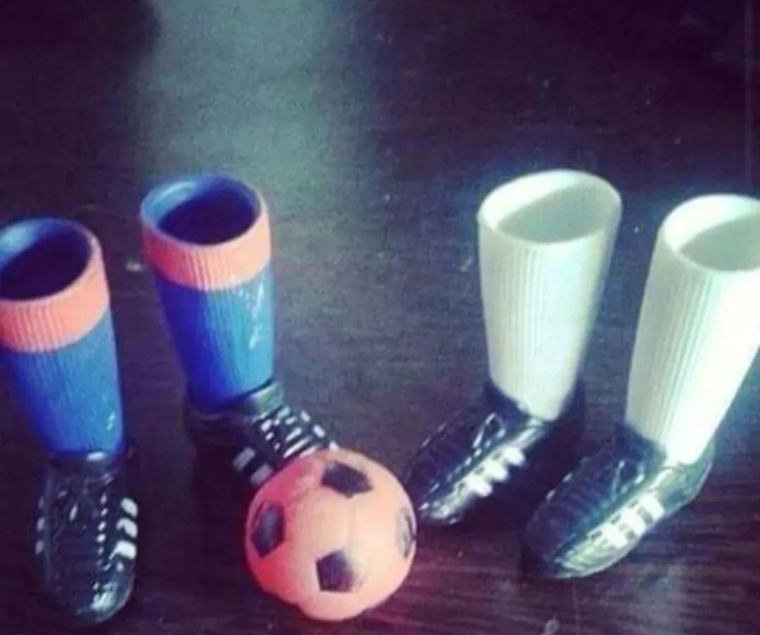 ella: dónde aprendiste a usar así de bien los dedos?? 

yo: no lo entenderías...
