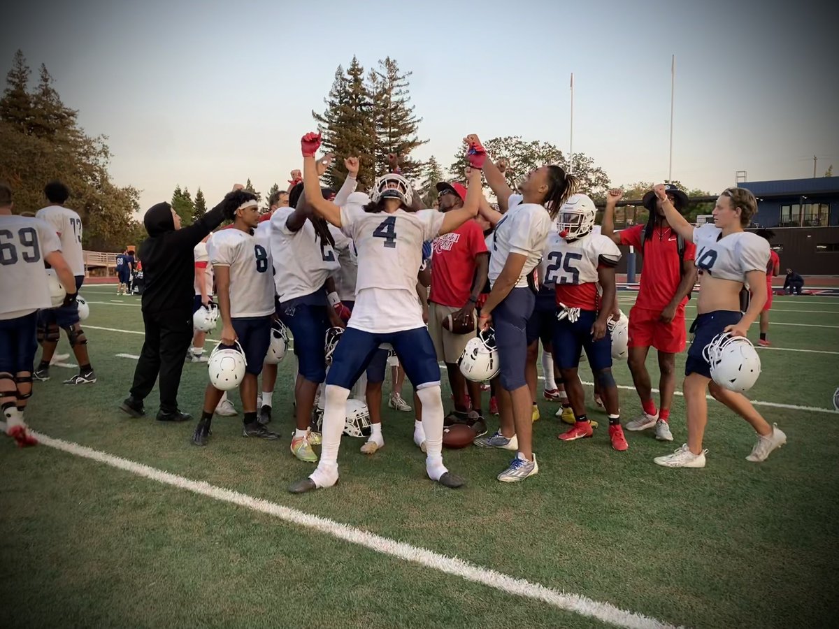 Corey81Nelson's tweet photo. Today we got another strong glimpse of something great. We are who we say we are, but some say we could be the best WR’s in the state of California! Soon y’all will find out.
#ICE #SRJCFootball https://t.co/THtqP1vSBu