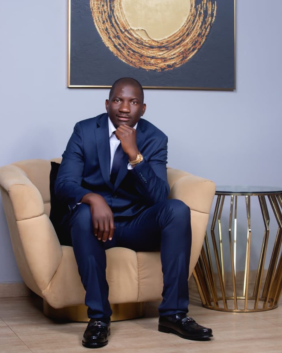 As it stands, The Money 💰 Man has lost to Mebho in Mabvuku/Tafara Constituency 

Dandaro has been told that Scott &amp; his Associates are gathering at his Mabvuku office right now trying to figure out What really went wrong, It’s a sombre atmosphere at his office right now