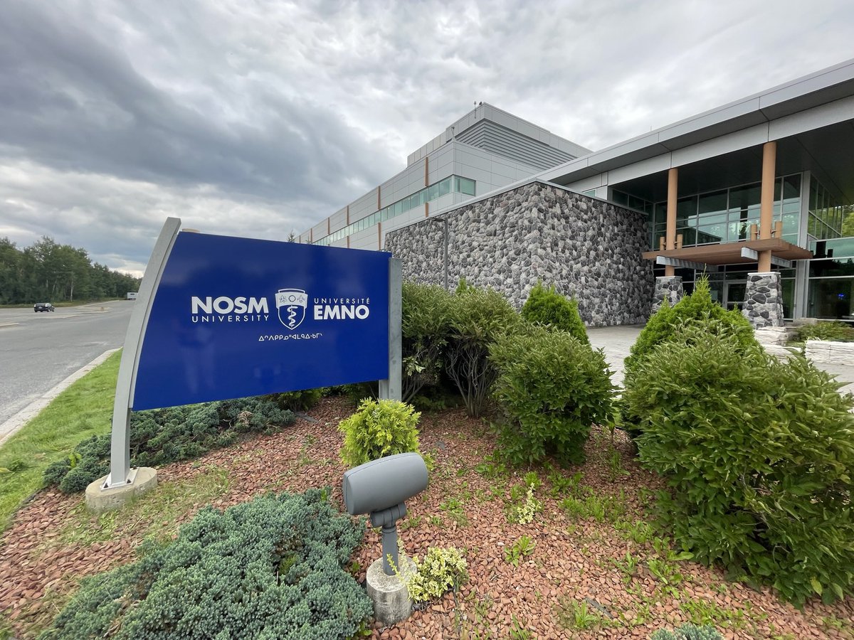 ddsv3's tweet photo. There’s a new sign in town ! Canada’s first and only independent medical University @thenosm Come and check it out! Can’t wait to see your pic with it.  Thanks @LarkinKimberley @JoanneMusico https://t.co/pu52Ga3qzE