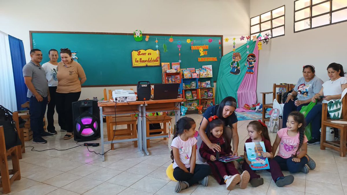 AMJCC's tweet photo. Proyecto “Formando docentes promotores de la lectura” con maestros de Educación Inicial y Primer Ciclo del Área 03-07 - Emboscada.
Los temas abordados fueron: Creación de un ambiente para la lectura, momentos de la 📖, construcción de rincones de 📖 y confección de títeres. https://t.co/iznhGUsAxN