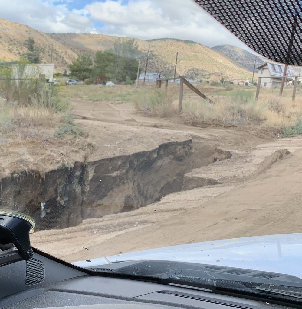 ShirlyYang's tweet image. Stranded at the #mountainspiritzencenter this weekend with the main connector bridge and roads destroyed by hurricane hillary. Grateful to #kerncountyfire and the Manteca fire dept who came to check on everyone and made the roads passable again. Thank you for your service.