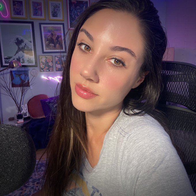 Live: https://t.co/5LmNBDd6Ah   👗 https://t.co/IW1D1zIGWb