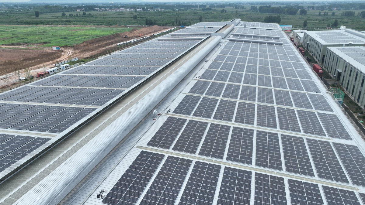 Low carbon emmission rooftop photovoltaic project ongoing in Sunway Industrial Park.