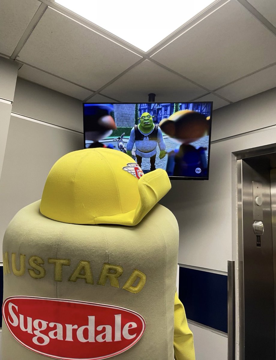Guardians Hot Dogs tweet media