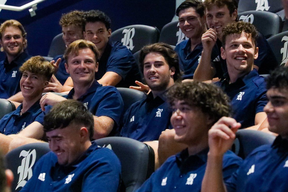 Class is back in session! 

#GoOwls👐 x #RHOUSE