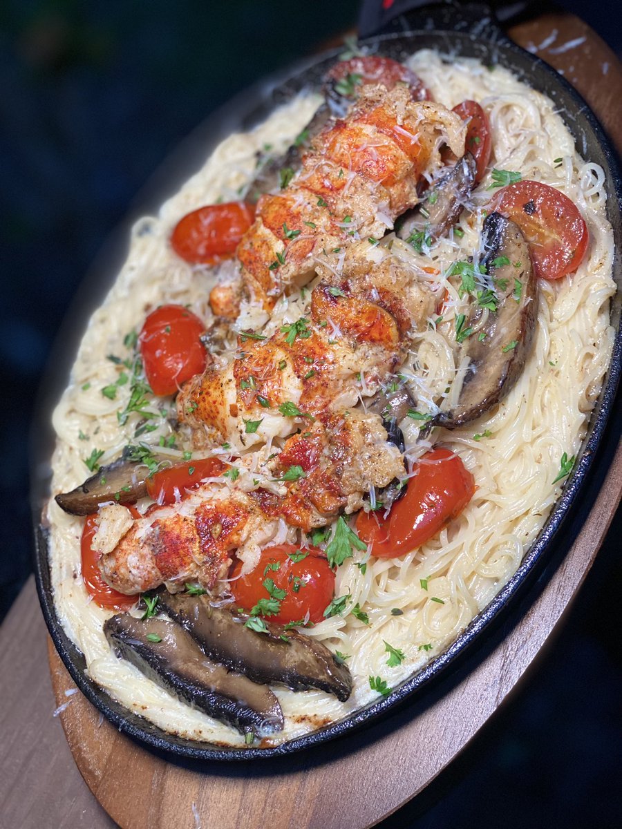 chefcourt1's tweet photo. Butter poached Cajun lobster tails over Angel hair pasta with portobello mushrooms and tomatoes in cream sauce. Dinner turned out great.
#chefcourt1 #travelingchef #chefcourtneybrown https://t.co/mocLXNtLSG