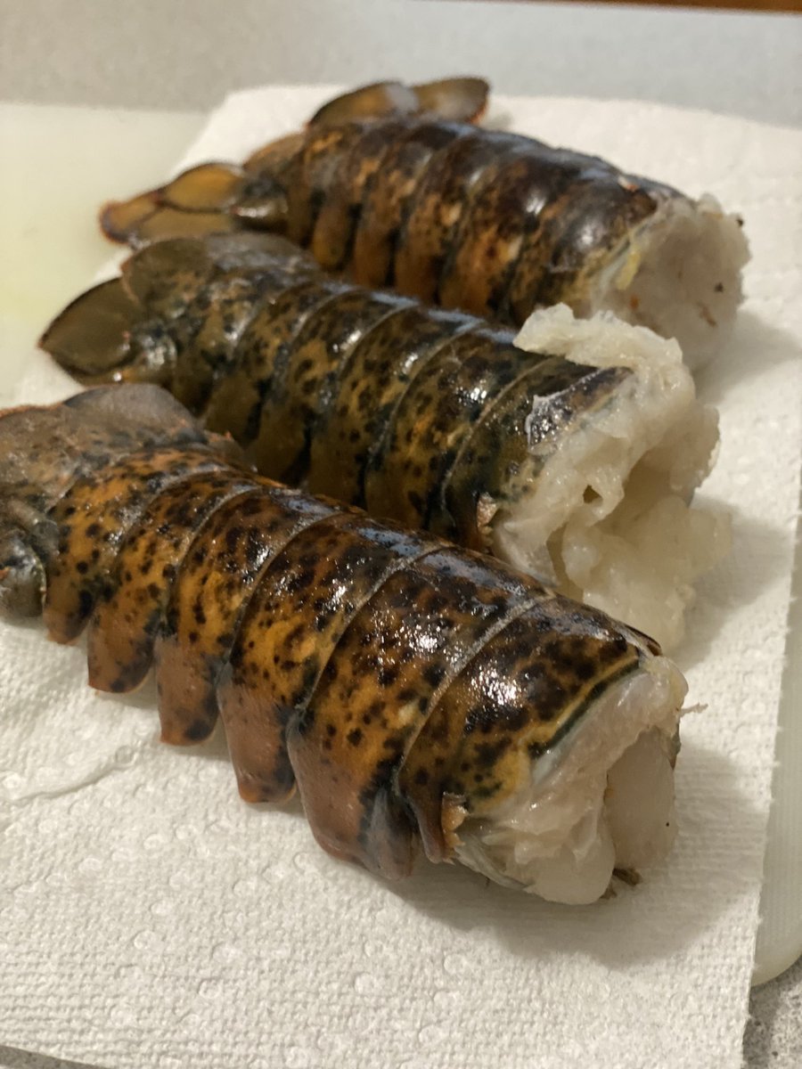 chefcourt1's tweet photo. Butter poached Cajun lobster tails over Angel hair pasta with portobello mushrooms and tomatoes in cream sauce. Dinner turned out great.
#chefcourt1 #travelingchef #chefcourtneybrown https://t.co/mocLXNtLSG