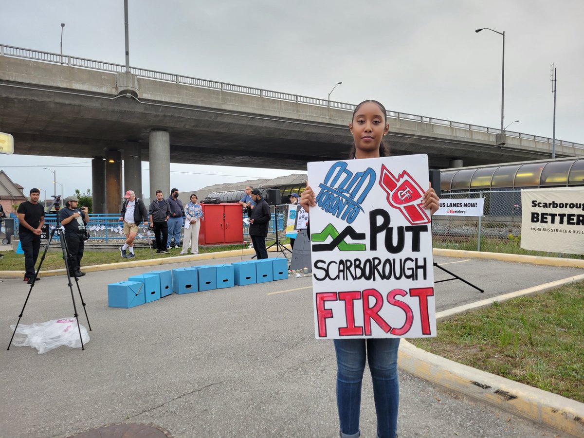 Thanks to all who came to say goodbye to the Scarborough RT and call on Toronto to install bus lanes ASAP and for provincial funding from <a href="/fordnation/">Doug Ford</a> to turn the RT corridor into a busway and make GO-TTC transfers free. 

<a href="/SCSUuoft/">SCSU</a> @42voices <a href="/AndreaHazelll/">Andrea Hazell</a> <a href="/DolyBegum/">Doly Begum</a> #ttc