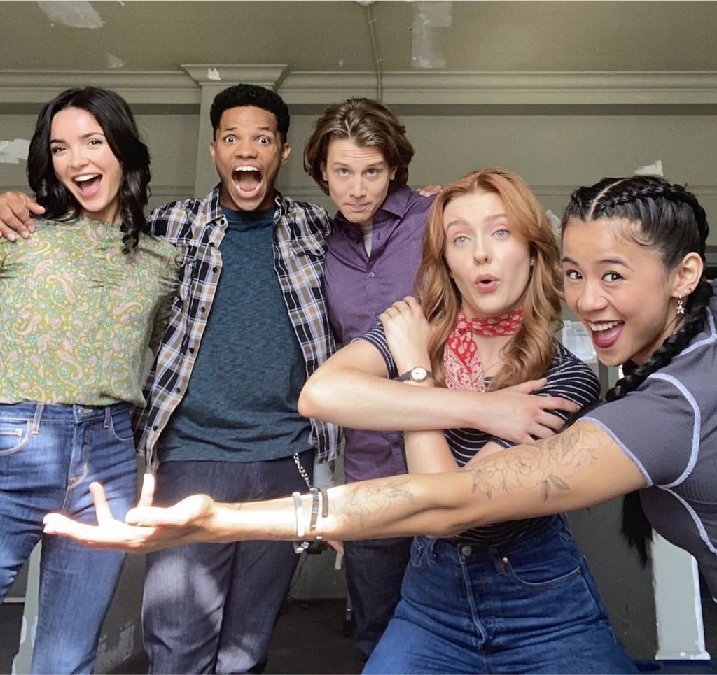 lizobelmikaelsn's tweet photo. i had the time of my life fighting dragons (ghosts) with you😭🤍 #nancydrew https://t.co/GSpslyUHc3