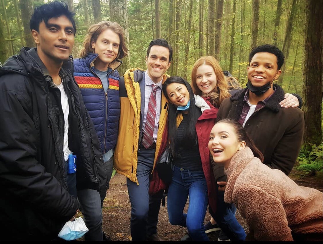 lizobelmikaelsn's tweet photo. i had the time of my life fighting dragons (ghosts) with you😭🤍 #nancydrew https://t.co/GSpslyUHc3