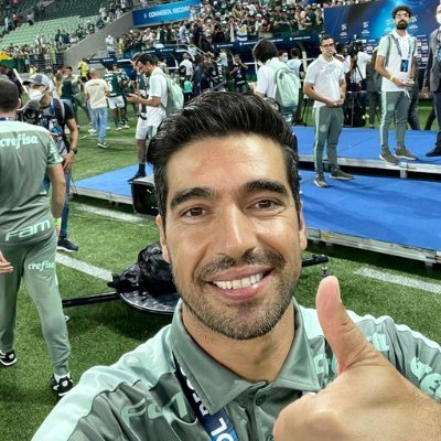 goleadadazoeira's tweet photo. > escale um lateral como atacante

> seja criticado por todo mundo

> os dois laterais fazem golss

> pacto renovado

Abel Ferreira. https://t.co/1cJ7wPjIq4