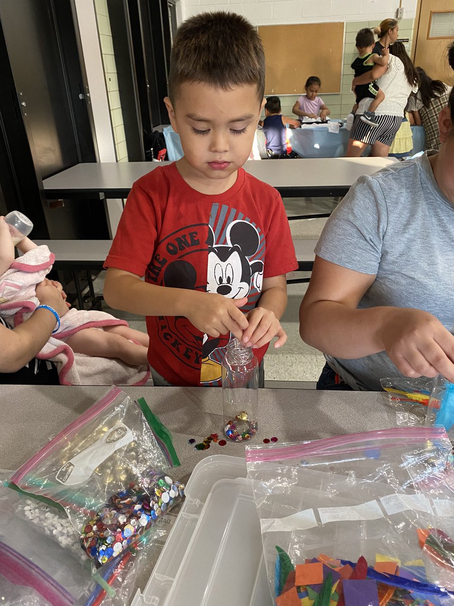 It was great to see so many families at the birth to three family night! They worked together to tie dye shirts, make sock puppets, and fill sensory bottles. #HarvardRising #TheWashingtonWay