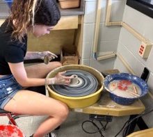 Art 4 Sculpture student learning how to throw on the pottery wheel.
<a href="/HumbleISD_KPHS/">Kingwood Park HS</a>  #WeAreKPark
#HumbleISDartists <a href="/VisualArtHumble/">Humble ISD Visual Arts</a> <a href="/HumbleISD/">Humble ISD</a>