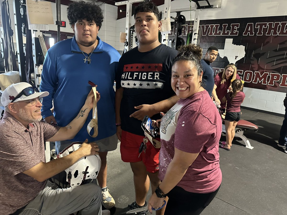 Floresville Tiger Football tweet media